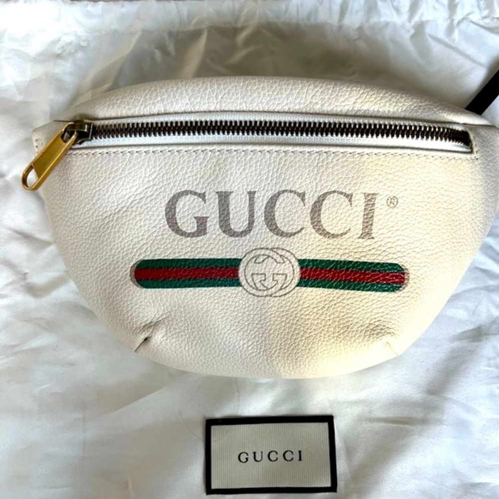GUCCI Grained Calfskin Small Logo Belt Bag White